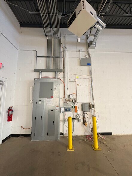 More Photos Of 201 N 7th St, Steubenville Freestanding For Sale