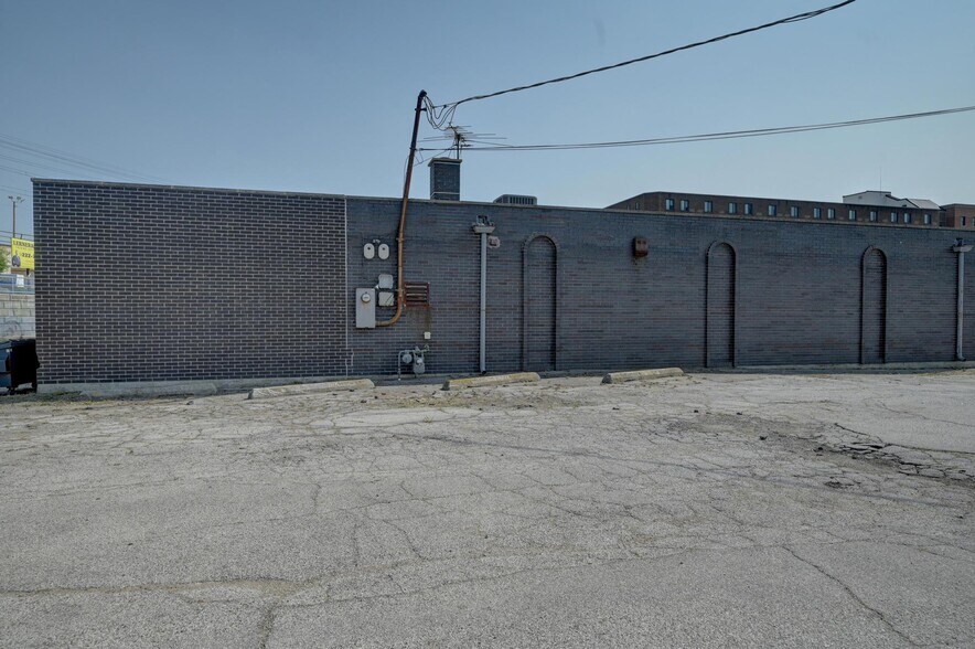 More Photos Of 15437 Broadway Ave, Harvey Medical For Sale