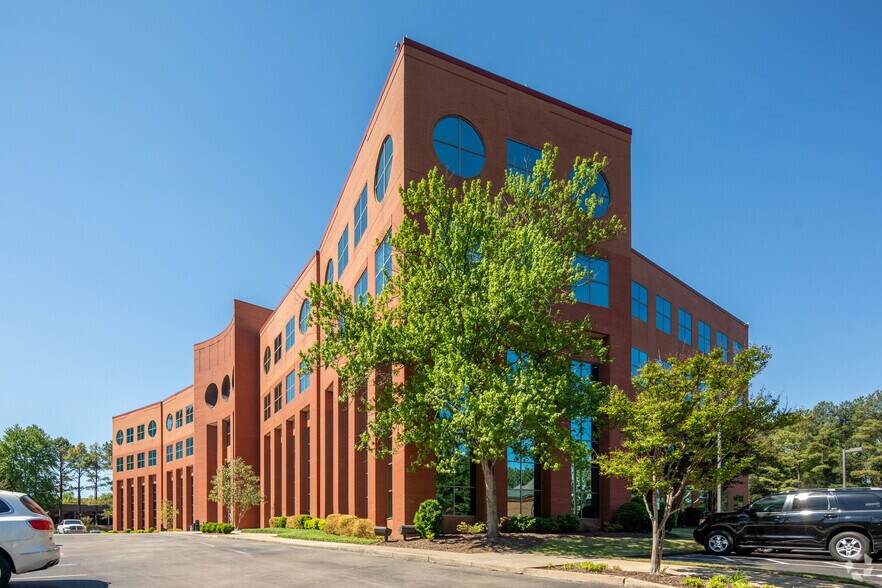 More Photos Of 1661 International Dr, Memphis Office For Lease