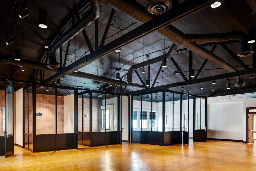 More Photos Of 200-208 N Broadway, Santa Ana General Retail For Sale