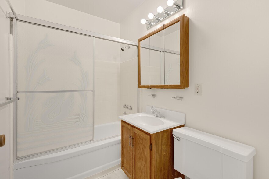 More Photos Of 6 Garden Ct, Belmont Apartments For Sale