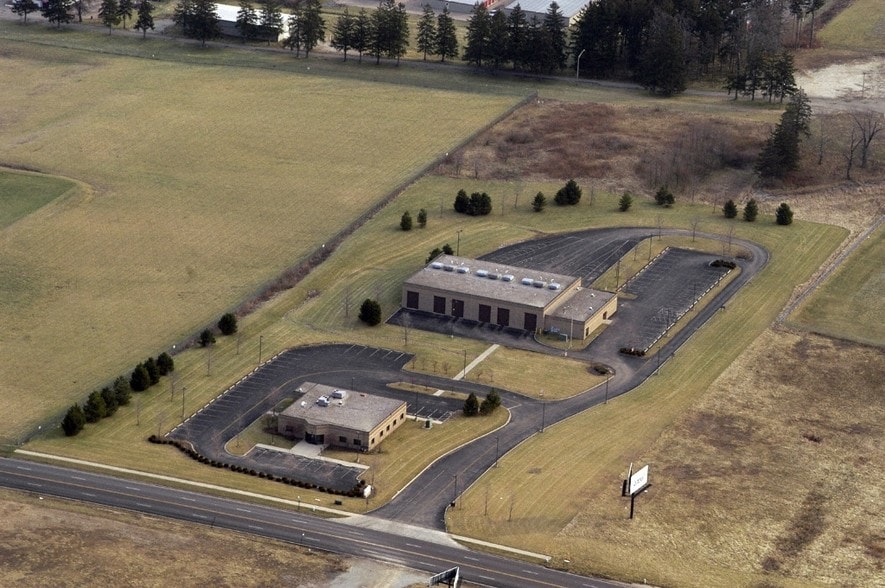 More Photos Of 4820 Wolf Rd, Dayton Service For Lease