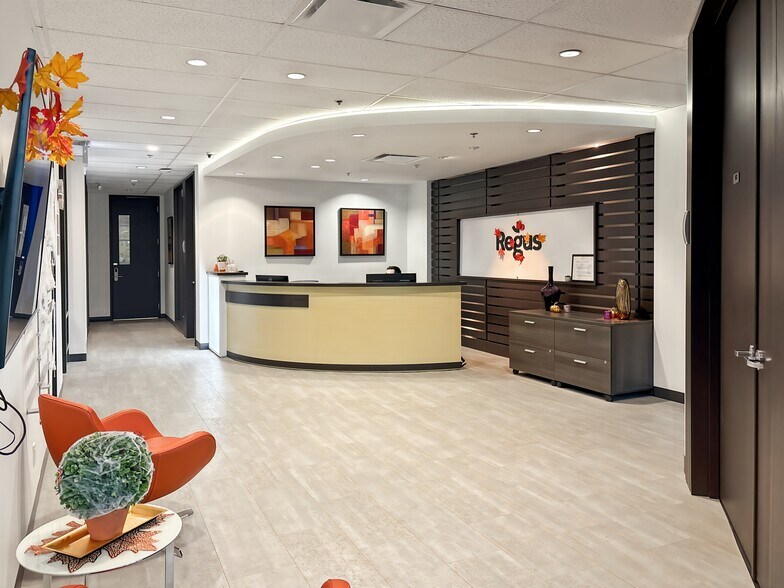More Photos Of 4605 Boul Lapinière, Brossard Coworking Space