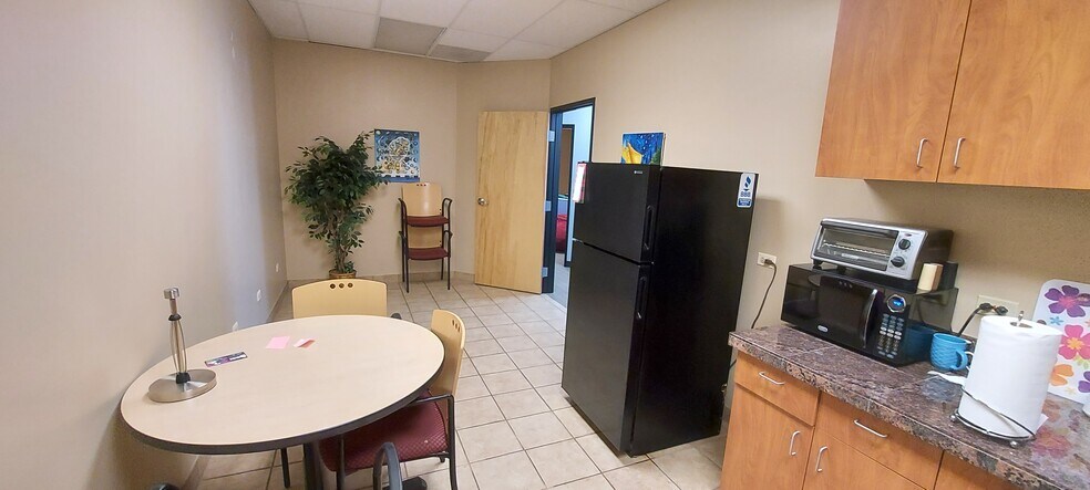 More Photos Of 7399 S Tucson Way, Centennial Flex For Lease