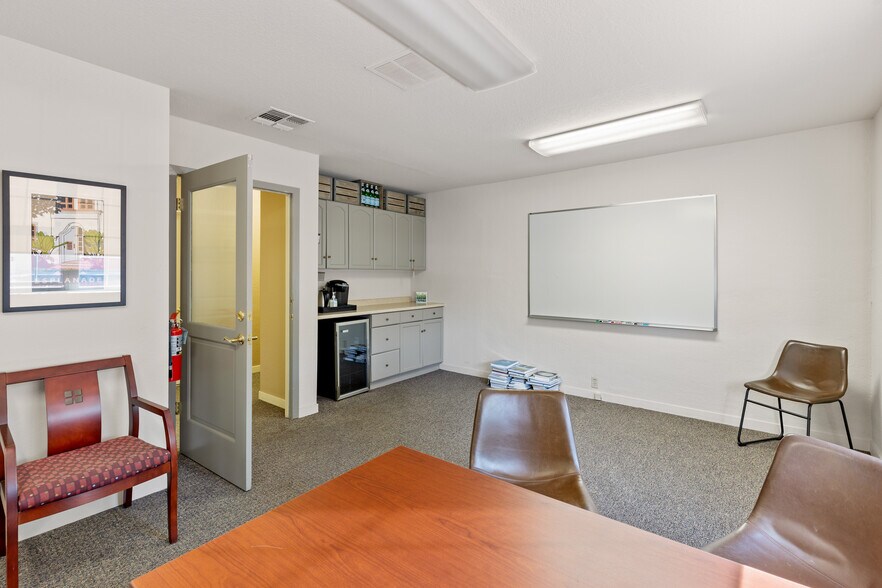 More Photos Of 500 Orient St, Chico Office For Sale