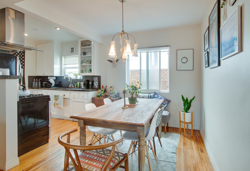 More Photos Of 565 Westminster Ave, Venice Apartments For Sale