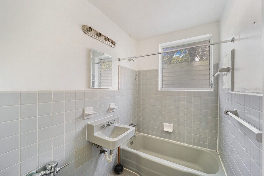 More Photos Of 1770 Meridian Ave, Miami Beach Apartments For Sale