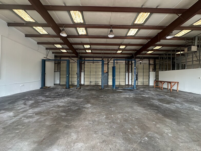 More Photos Of 500 Thornton Rd, Lithia Springs Auto Repair For Lease