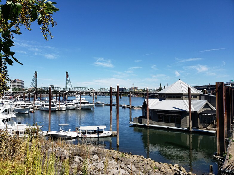 More Photos Of 425 SW Montgomery St, Portland Restaurant For Sale