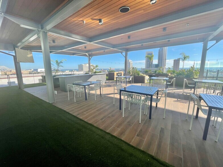 More Photos Of 807 N Upper Broadway St, Corpus Christi Office For Lease