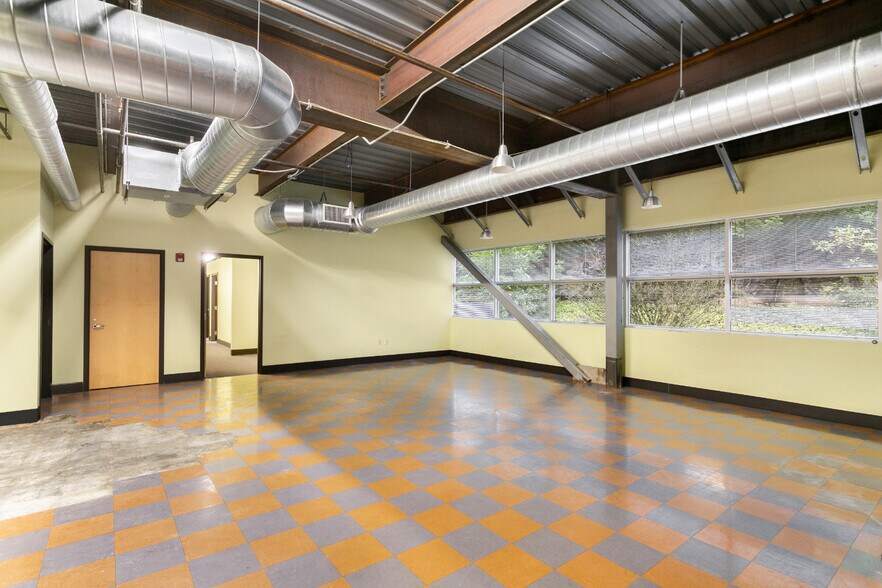 More Photos Of 11109 Slater Ave NE, Kirkland Office For Sale