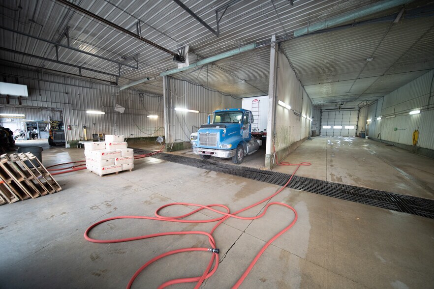 More Photos Of 501 11th St NE, Austin Carwash For Sale