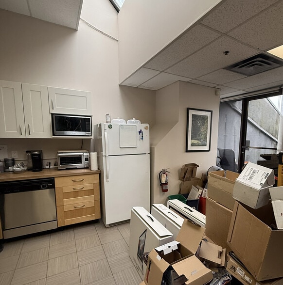 More Photos Of 3681-3683 W 4th Ave, Vancouver Storefront Retail Residential For Lease