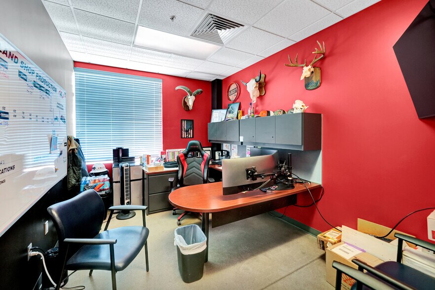 More Photos Of 7104 W County Road 116, Midland Warehouse For Lease