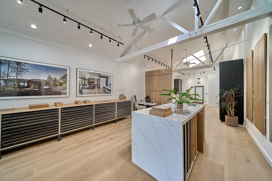 More Photos Of 130-134 S Robertson Blvd, Los Angeles Storefront For Sale