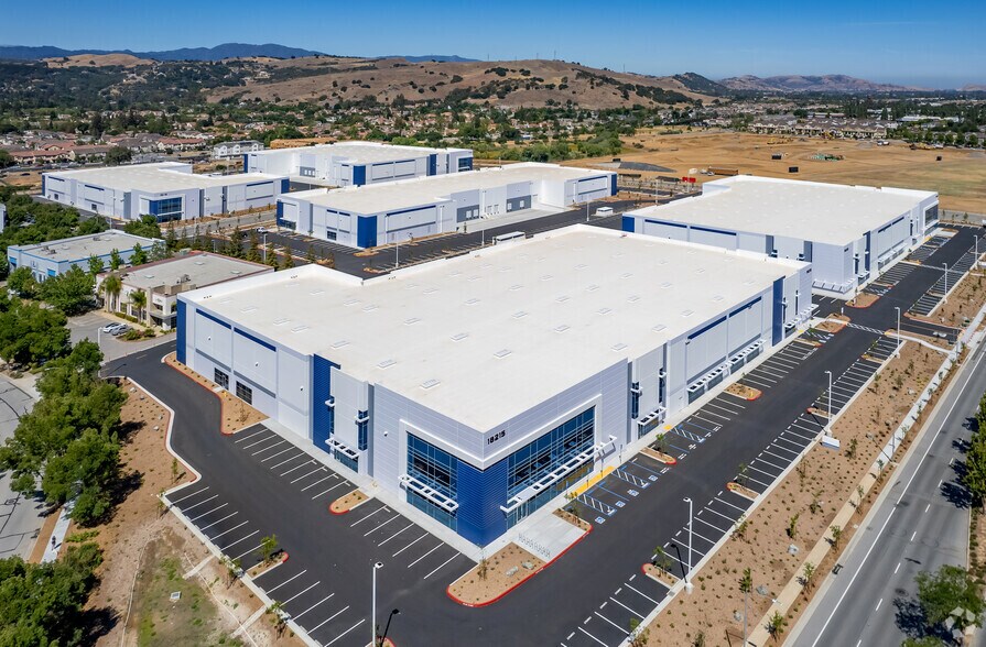 More Photos Of 18225 Butterfield Blvd, Morgan Hill Unknown For Lease