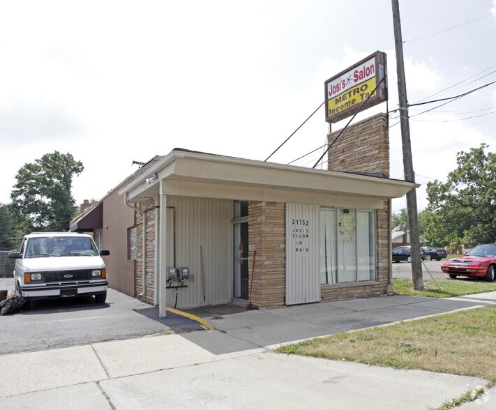 Primary Photo Of 31750 Harper Ave, Saint Clair Shores Freestanding For Lease