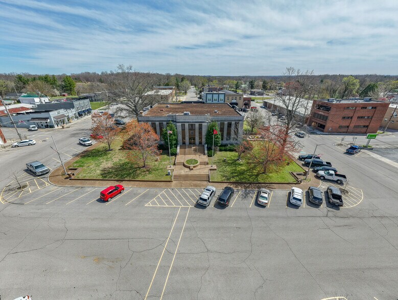 More Photos Of 108 W Walnut St, Smithville Restaurant For Sale