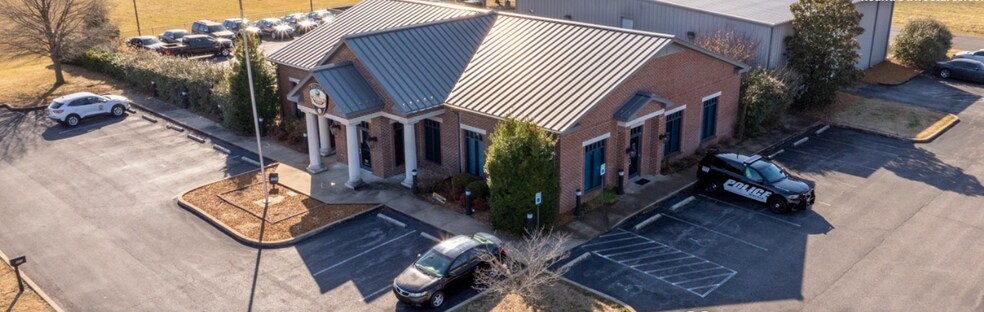 Primary Photo Of 900 S Commonwealth Dr, Mayfield Flex For Sale