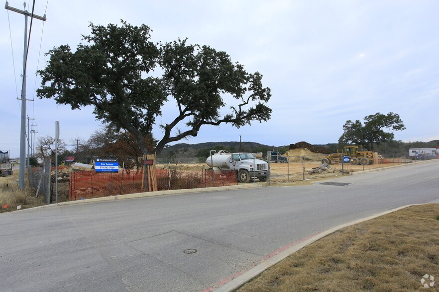More Photos Of 25035 W IH-10, San Antonio Restaurant For Lease
