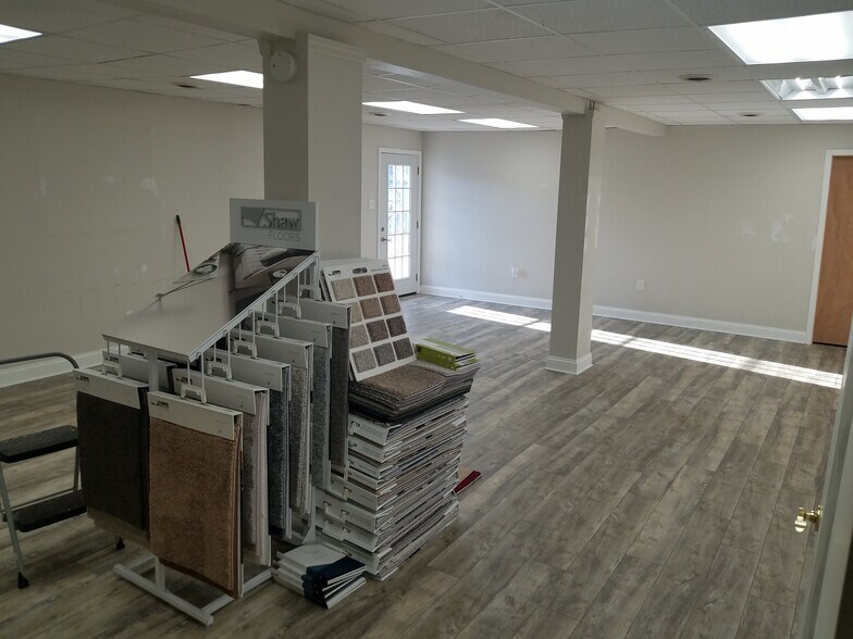 More Photos Of 2476 Broadhead Rd, Aliquippa Storefront Retail Residential For Lease