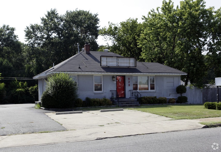 Primary Photo Of 829 Mt Moriah Rd, Memphis Freestanding For Sale