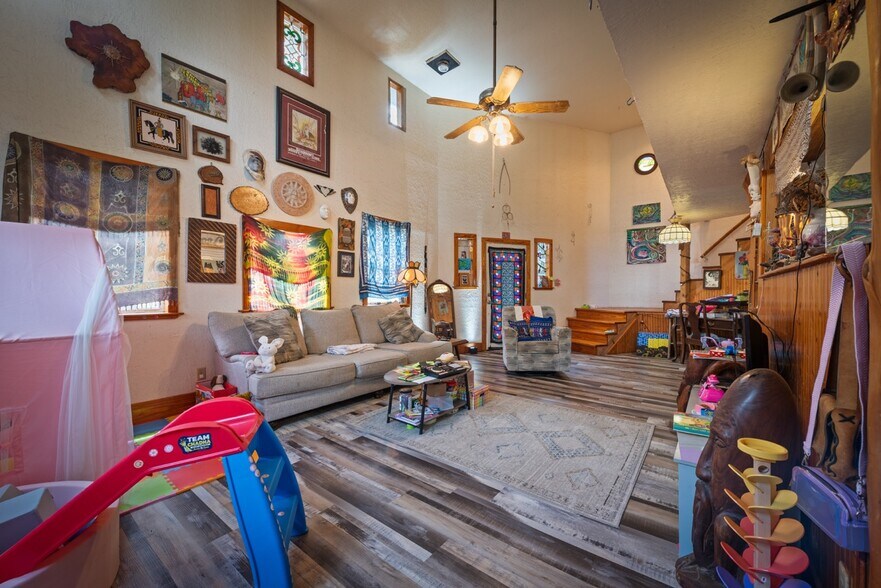 More Photos Of 501 Limestone Ln, Driftwood Specialty For Sale