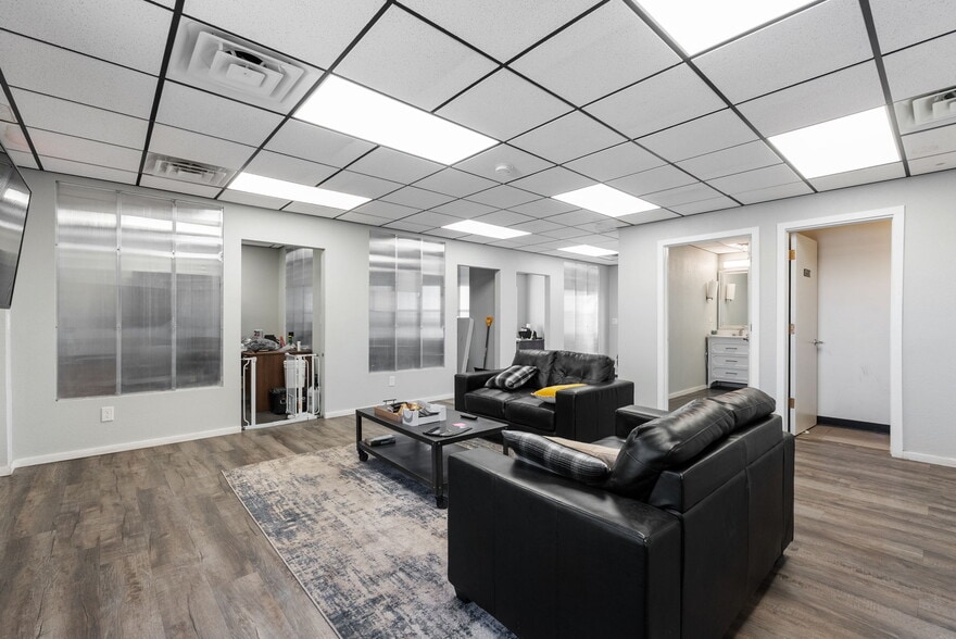 More Photos Of 845 W Moreno Ave, Colorado Springs Warehouse For Sale