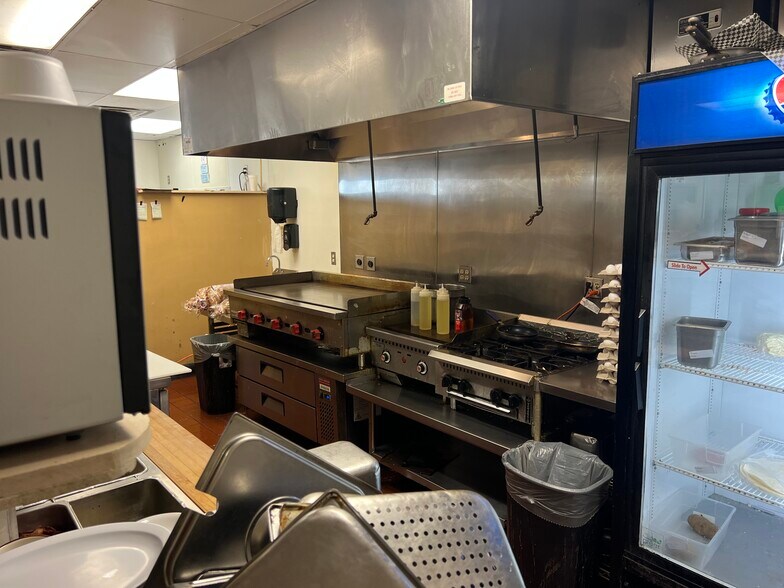 More Photos Of 1020 W Buchanan St, California Fast Food For Sale