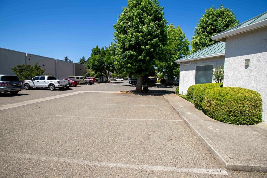 More Photos Of 353 Park Marina Cir, Redding Loft Creative Space For Sale