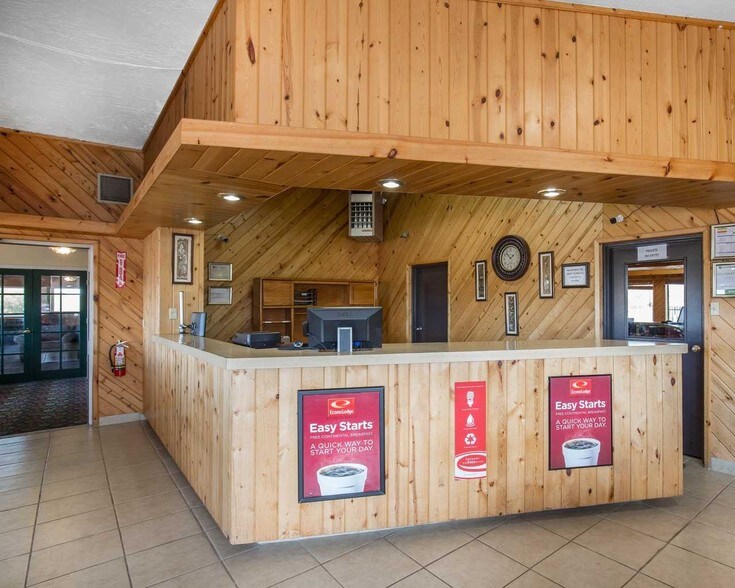 More Photos Of 1225 S State St, Salina Hotel For Sale