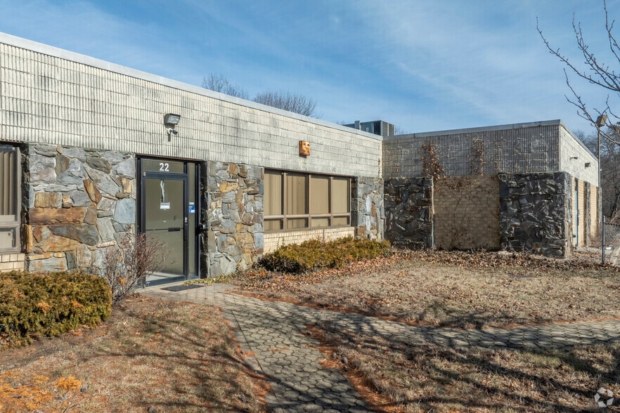 More Photos Of 22 Connor Ln, Deer Park Warehouse For Sale