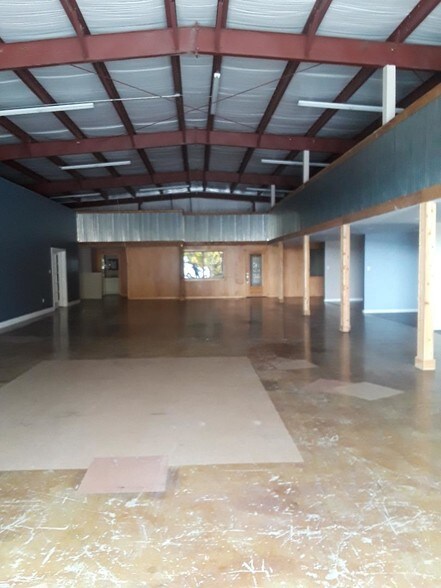 More Photos Of 11126 Timber Crest Dr, Houston Warehouse For Lease