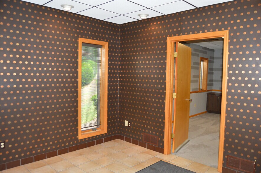 More Photos Of 603 1st Street Ext, Apollo Medical For Sale