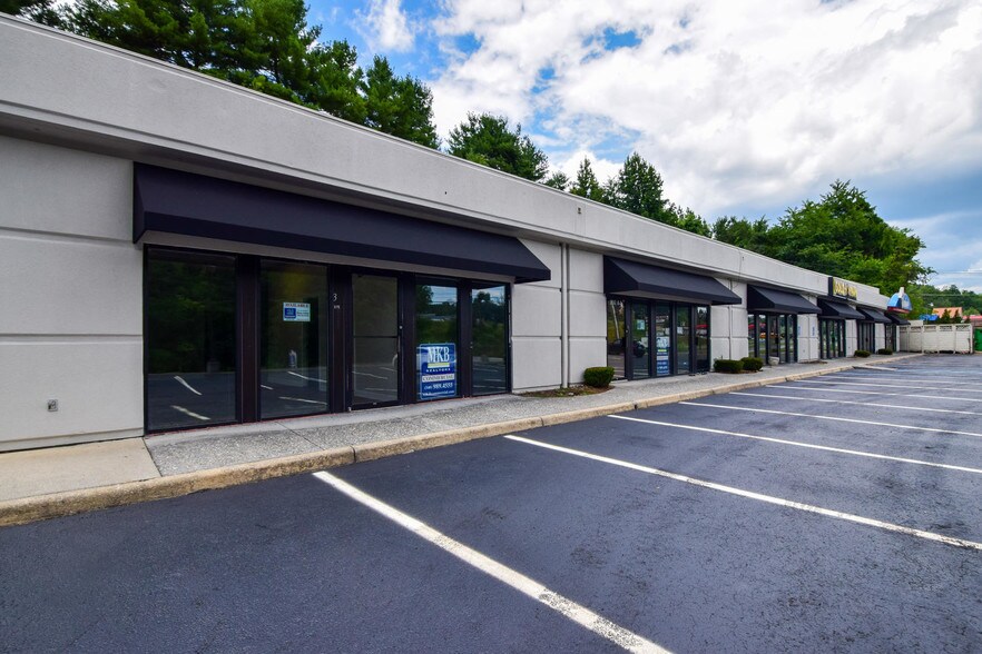 Primary Photo Of 2350-2362 Peters Creek Rd, Roanoke Unknown For Lease