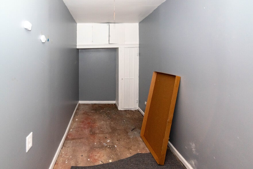 More Photos Of 3409 Greenmount Ave, Baltimore Storefront For Sale