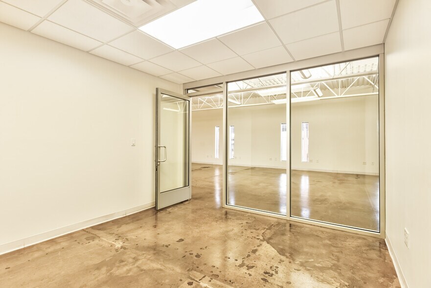 More Photos Of 2800 S Rural Rd, Tempe Loft Creative Space For Lease