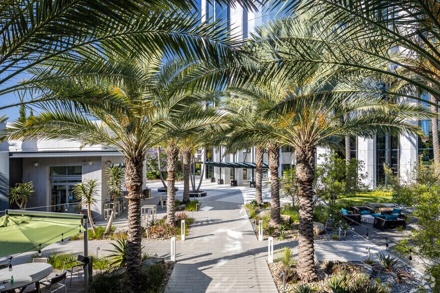 More Photos Of 18881 Von Karman Ave, Irvine Office For Lease