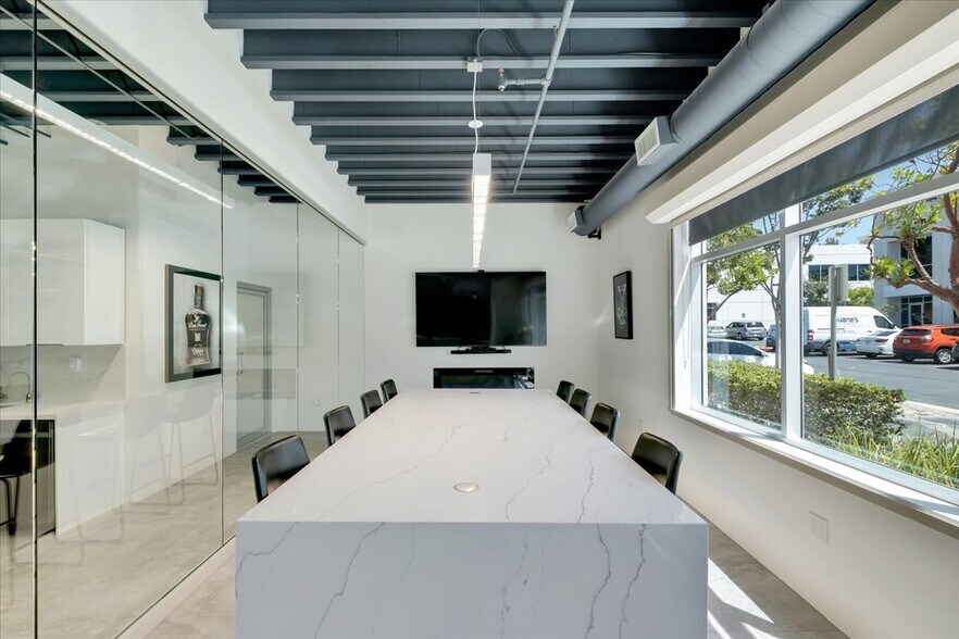 More Photos Of 28502 Constellation Rd, Valencia Warehouse For Sale