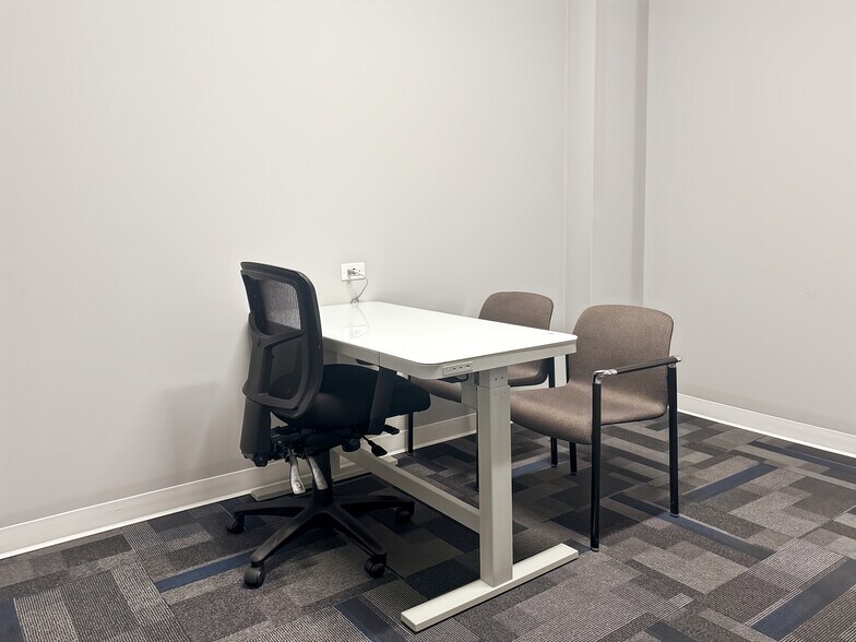 More Photos Of 15631-15653 S 94th Ave, Orland Park Coworking Space