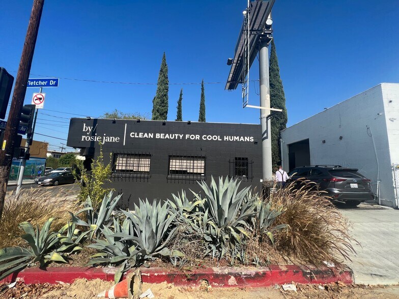 Primary Photo Of 3351 Fletcher Dr, Los Angeles Freestanding For Lease
