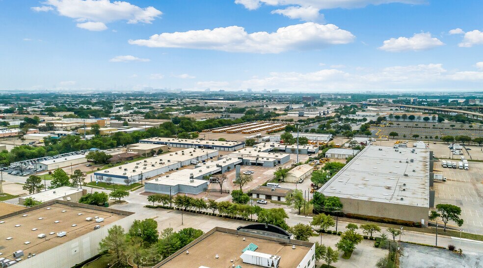 More Photos Of 2474 Manana Dr, Dallas Warehouse For Lease