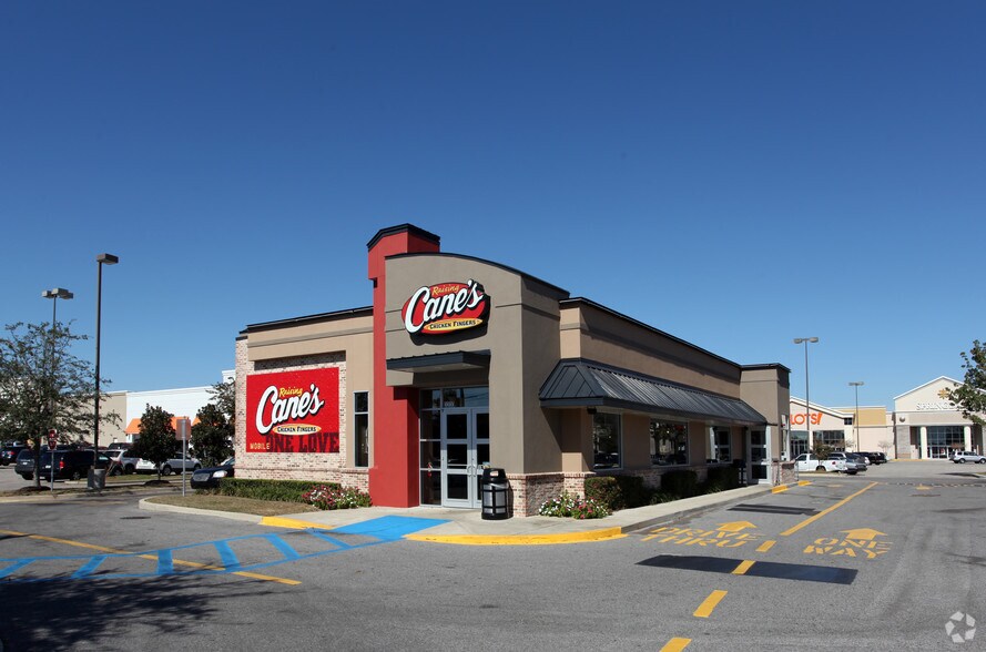 More Photos Of 3250 Airport Blvd, Mobile Unknown For Lease