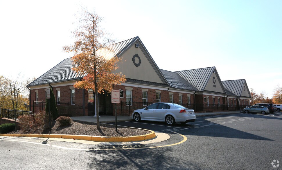 Primary Photo Of 2765 Jefferson Davis Hwy, Stafford Medical For Sale