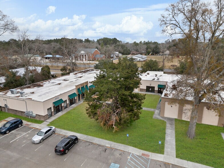 More Photos Of 175 W Railroad St, Pembroke Storefront For Sale