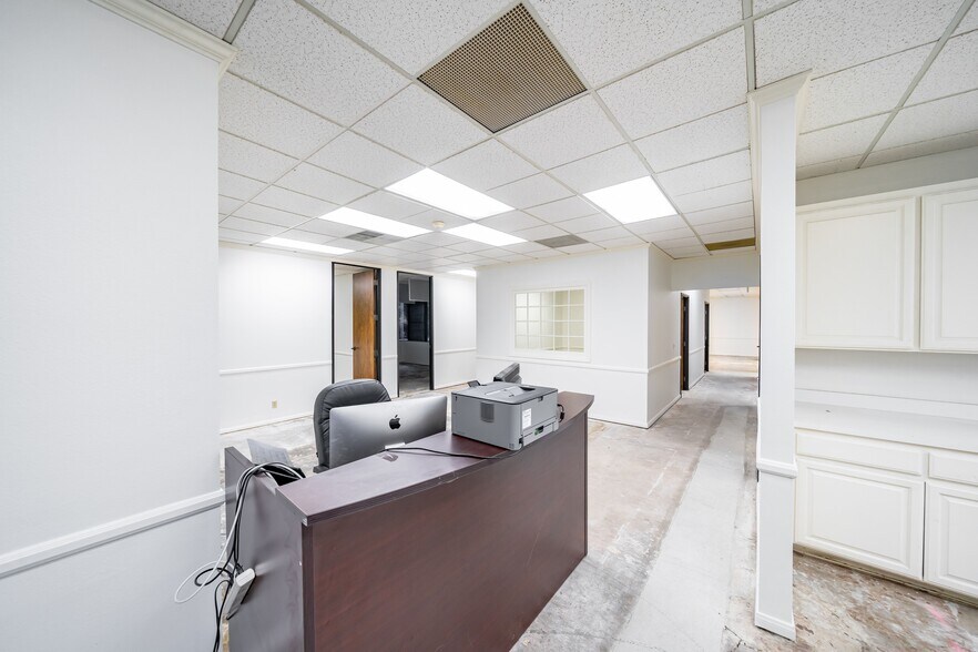 More Photos Of 23241 S Pointe Dr, Laguna Hills Office For Sale