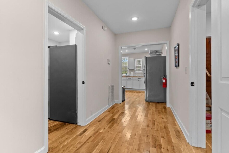 More Photos Of 509 W Main St, Fries Hotel For Sale