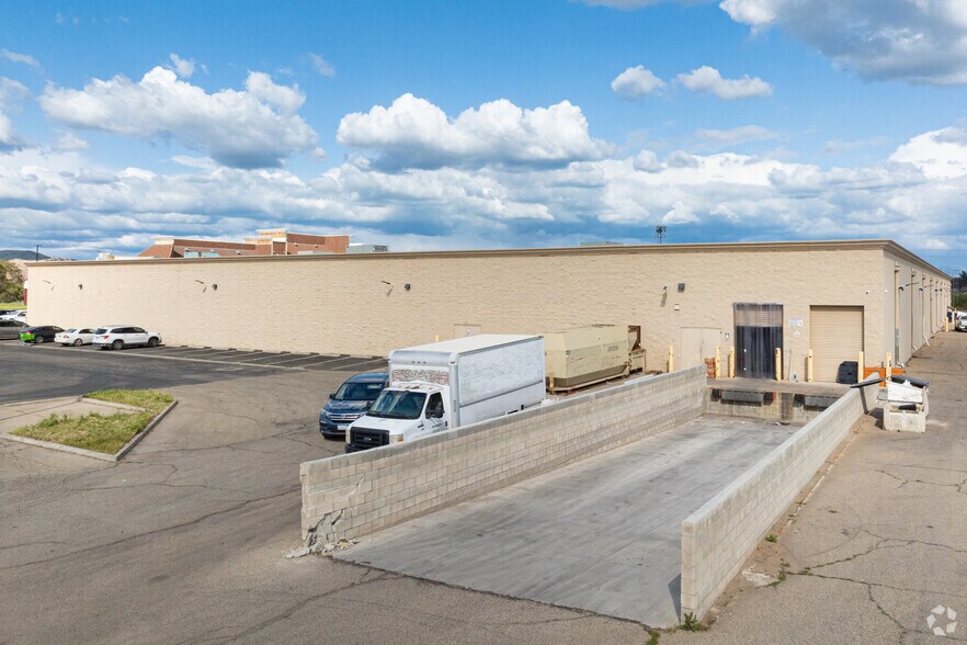 More Photos Of 2270 E El Monte Way, Dinuba Storefront For Lease