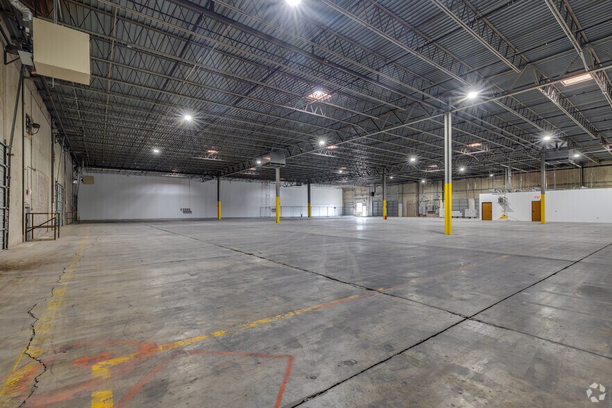 More Photos Of 7101-7188 E 38th St, Tulsa Distribution For Lease