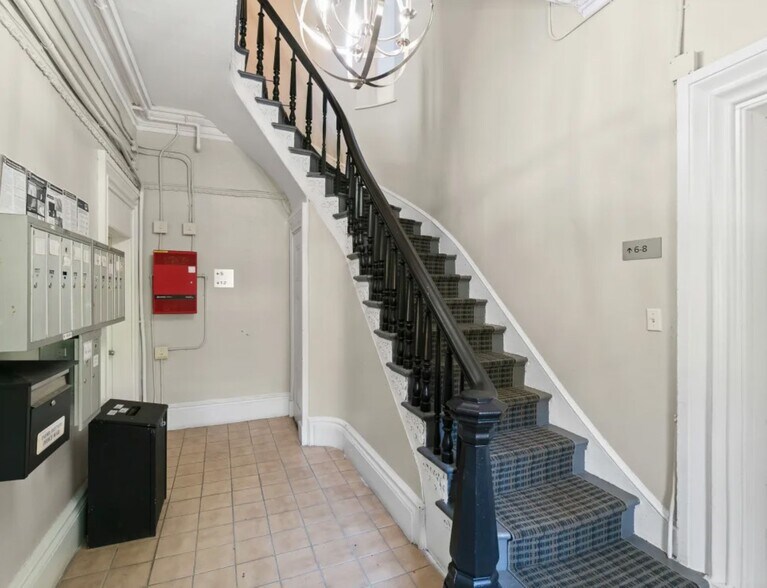 More Photos Of 122 Benefit St, Providence Apartments For Sale